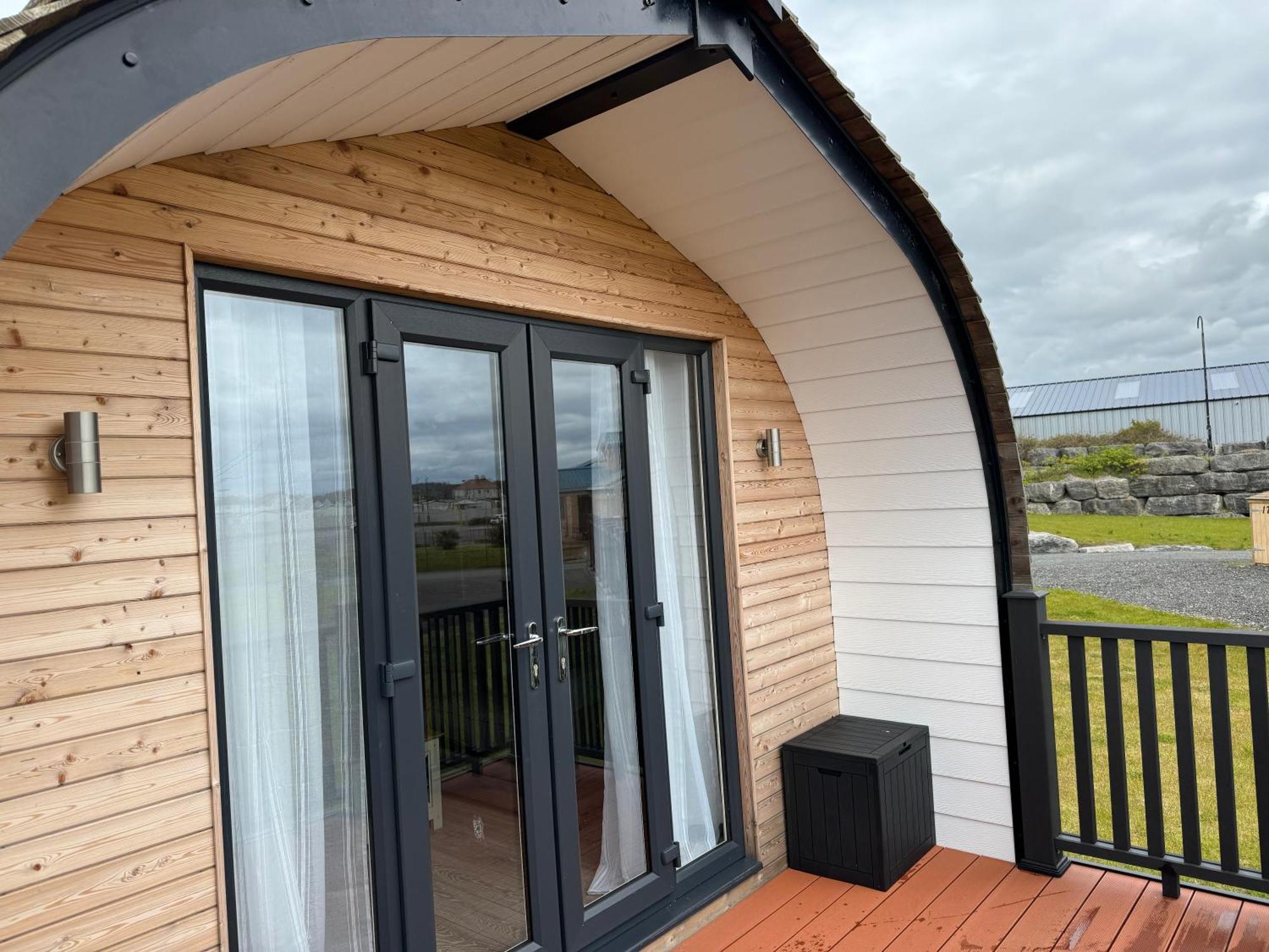 Ffrith Beach Glamping With Hot Tub Hotel Prestatyn Bagian luar foto