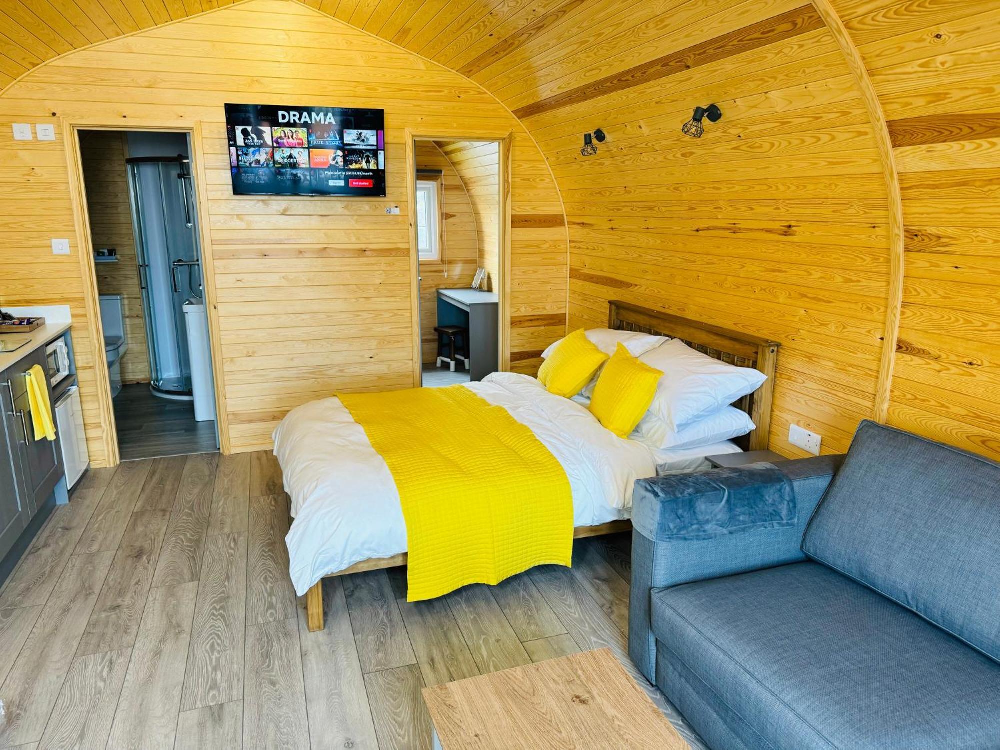 Ffrith Beach Glamping With Hot Tub Hotel Prestatyn Bagian luar foto