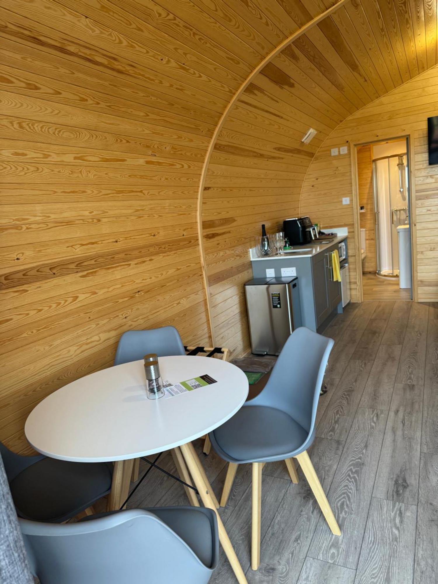 Ffrith Beach Glamping With Hot Tub Hotel Prestatyn Bagian luar foto
