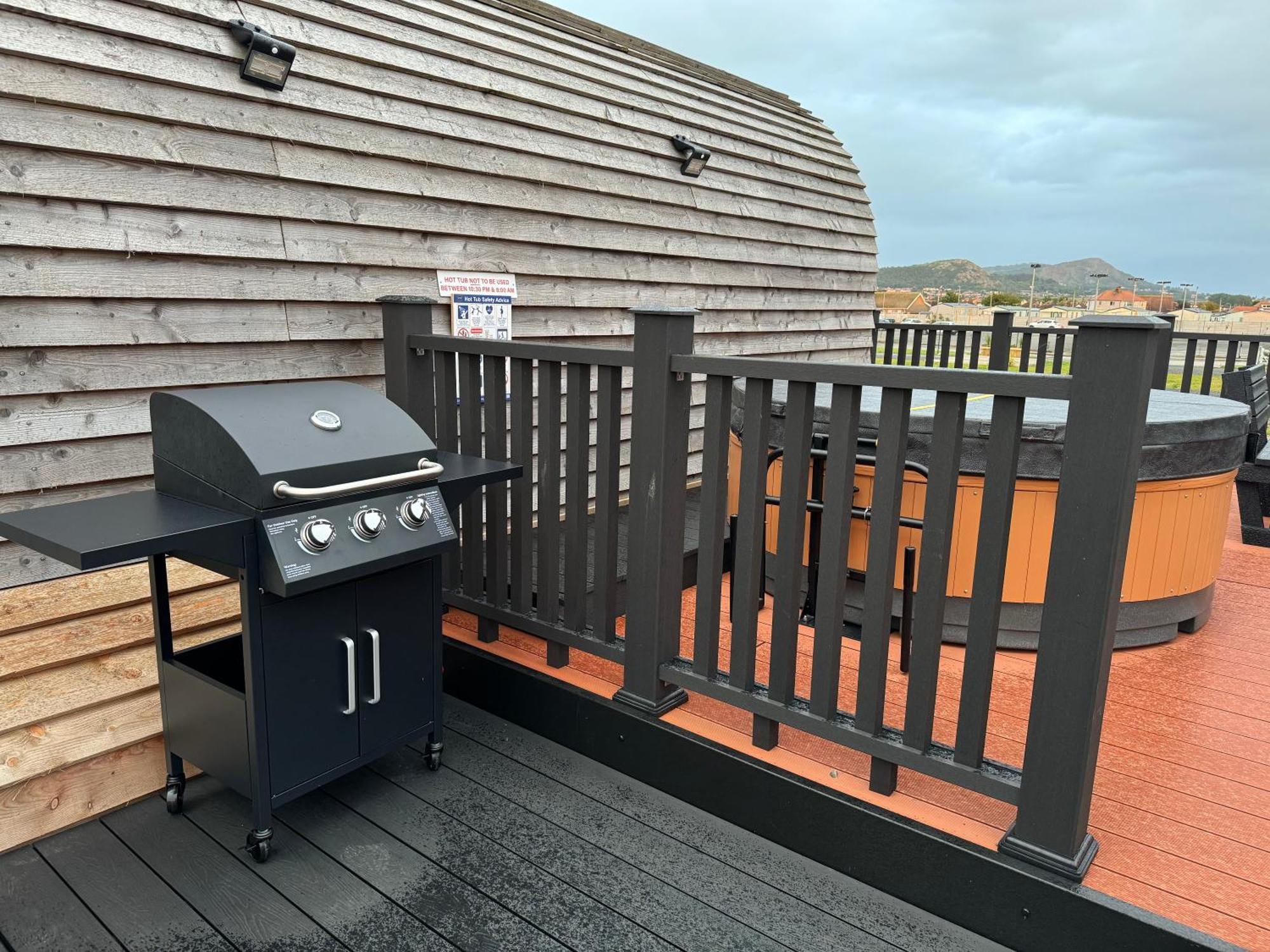 Ffrith Beach Glamping With Hot Tub Hotel Prestatyn Bagian luar foto
