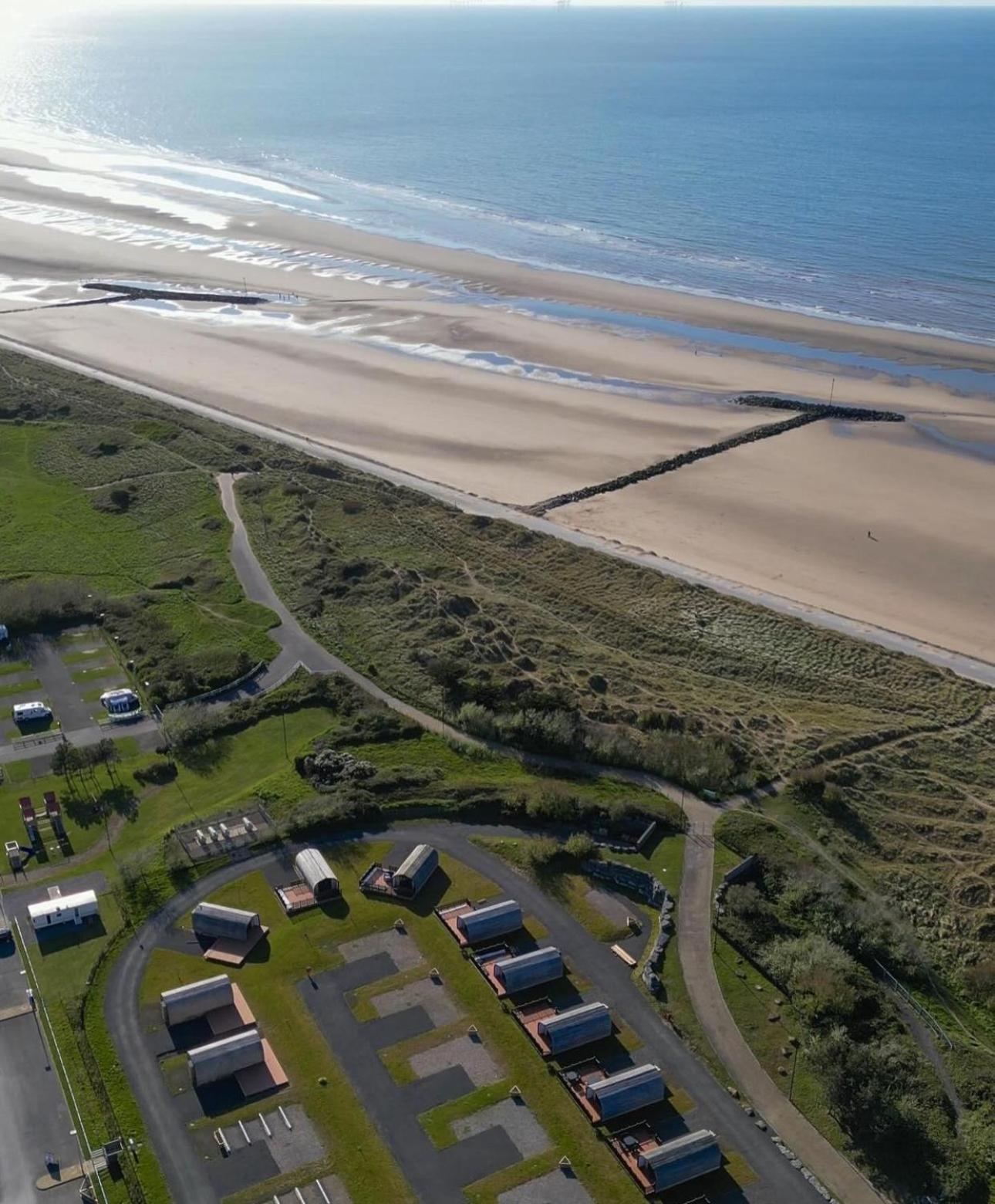 Ffrith Beach Glamping With Hot Tub Hotel Prestatyn Bagian luar foto